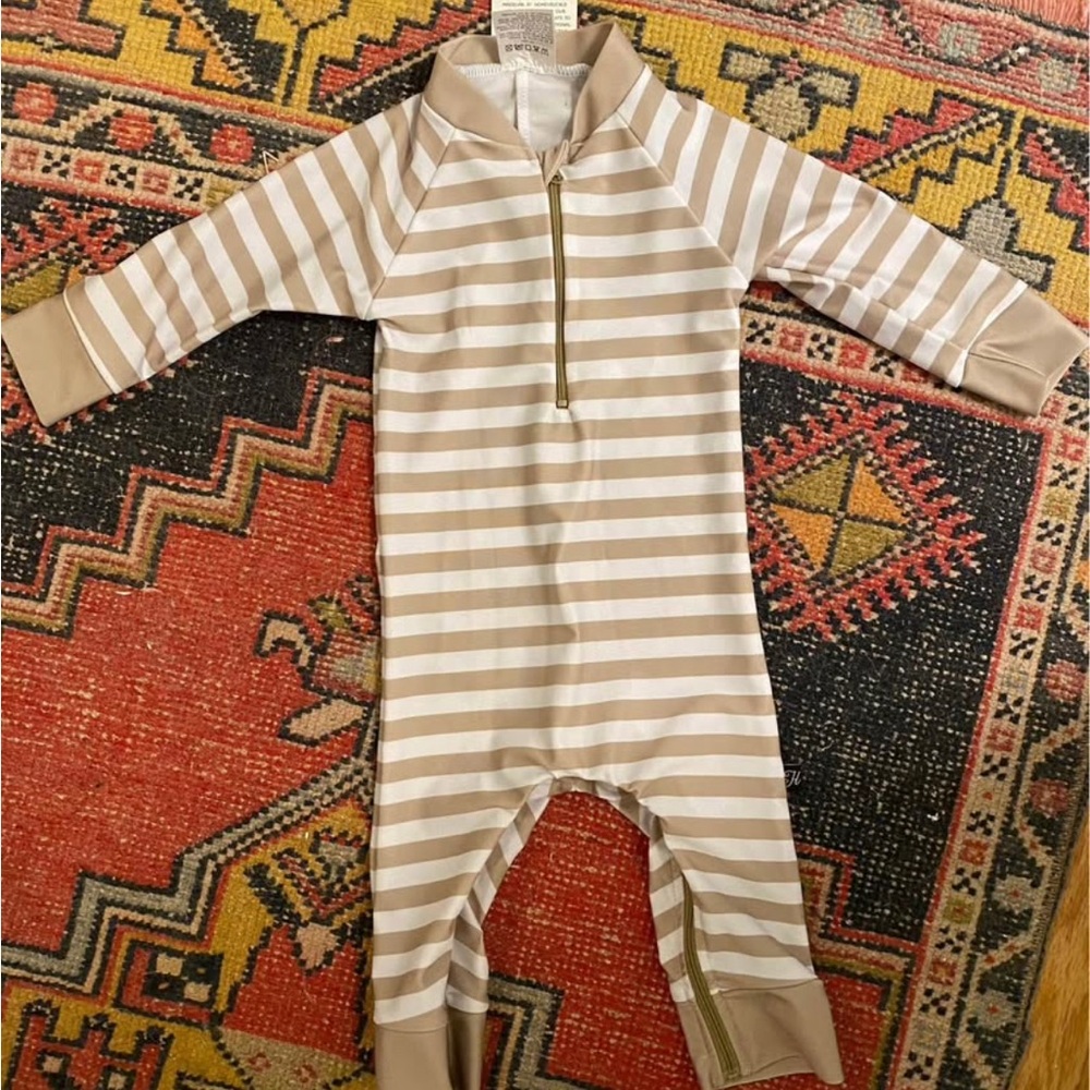 NWOT Huckleberry Rashguard Swimsuit